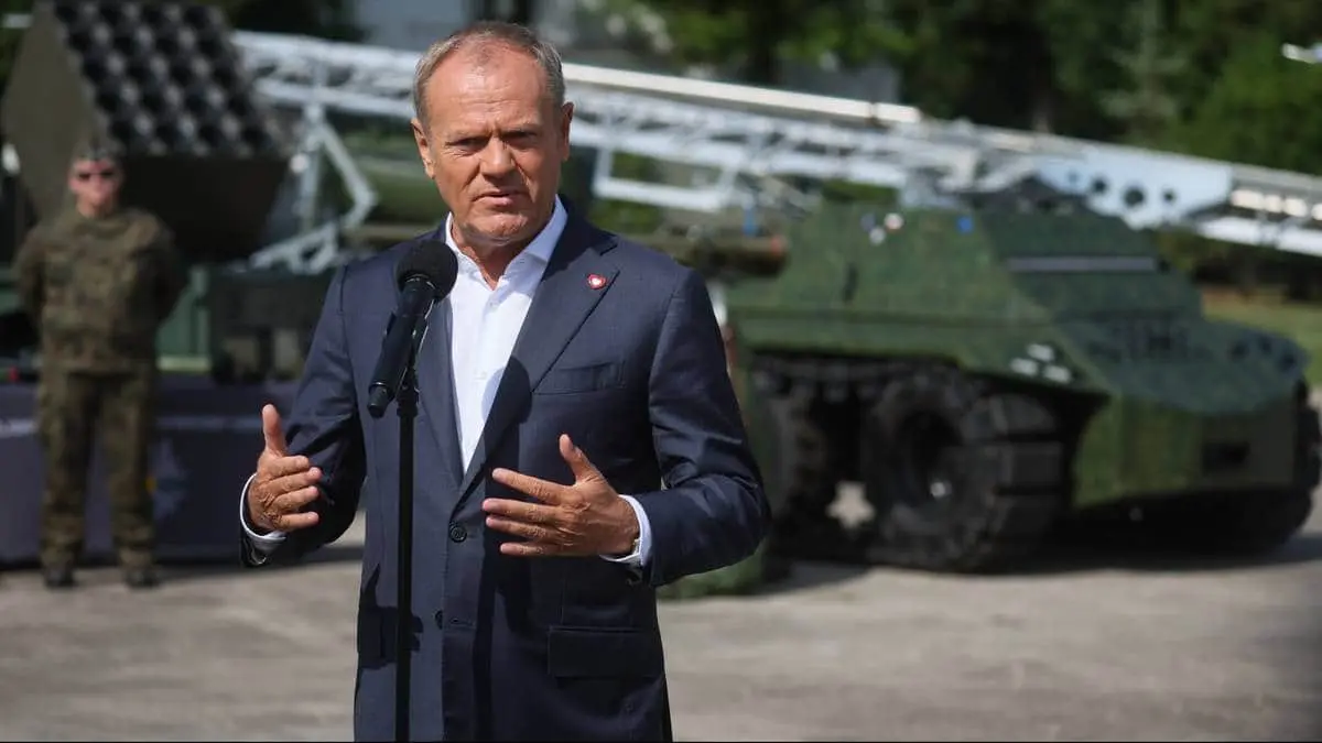 Туск побачив "багато ознак", що війна в Україні незабаром може припинитись
