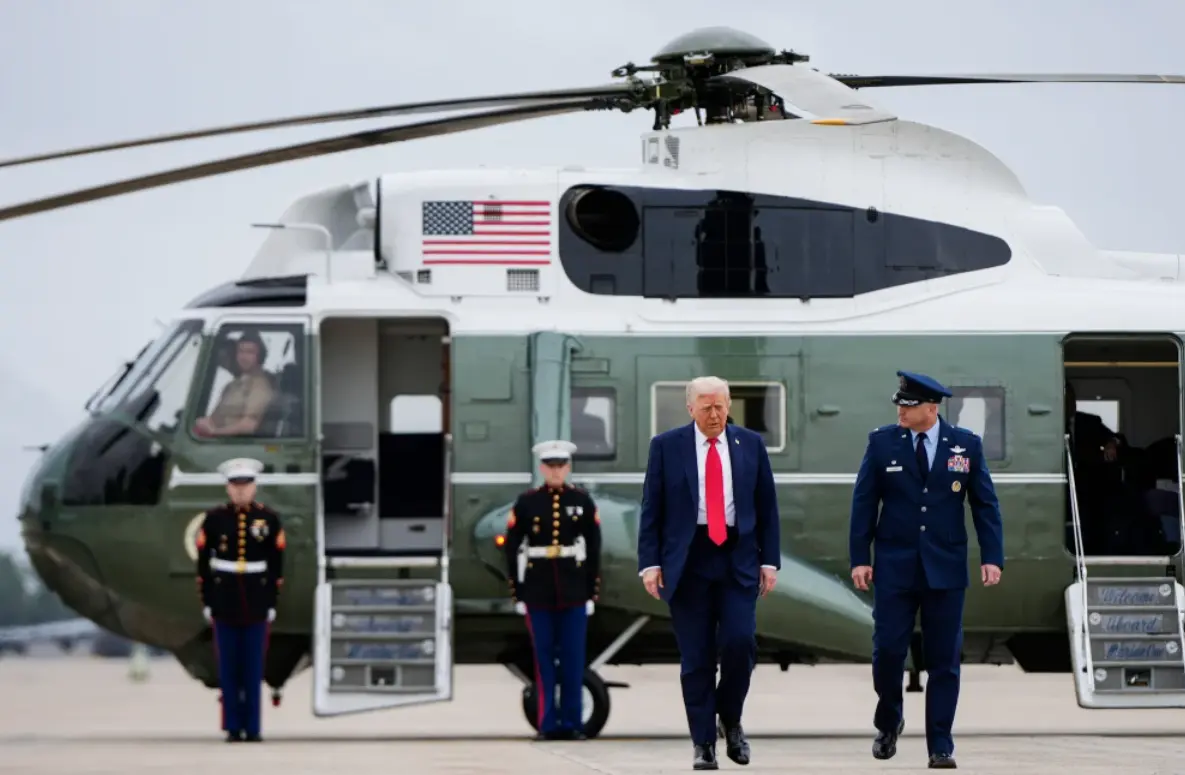 У США затримали чоловіка, який світив лазерною указкою у вертоліт Трампа