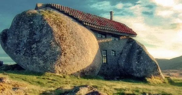 Weird Buildings: Найдивніші будинки світу у фотоальбомі