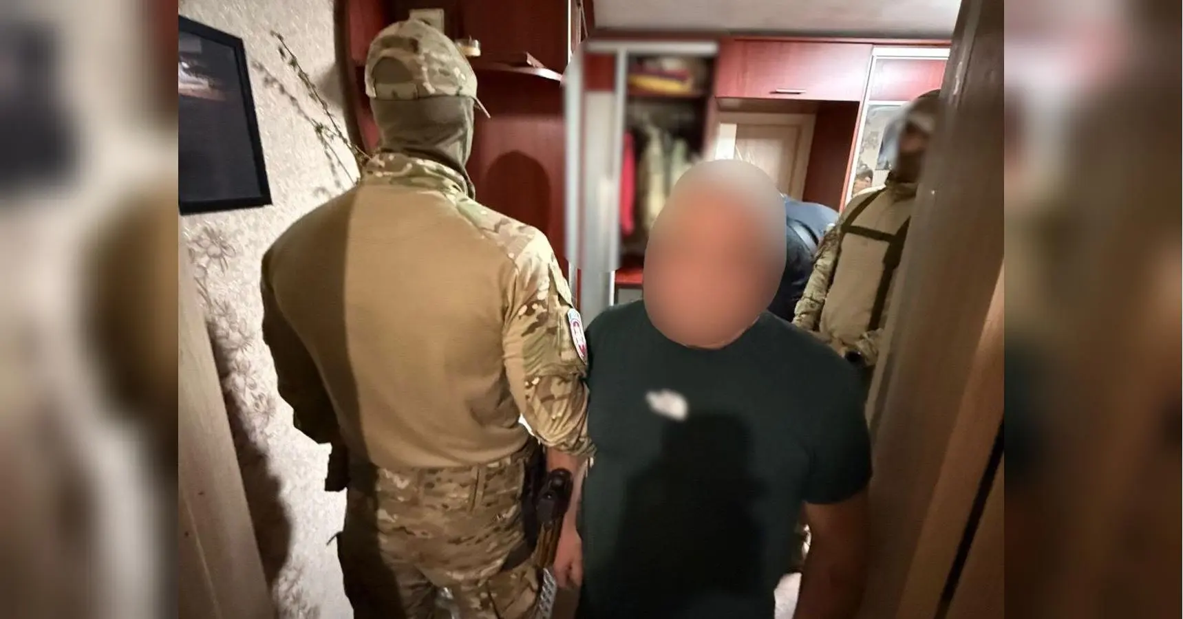 Розтяжка у сміттєвому баку: під Києвом влаштували розправу над подружньою парою (фото)
