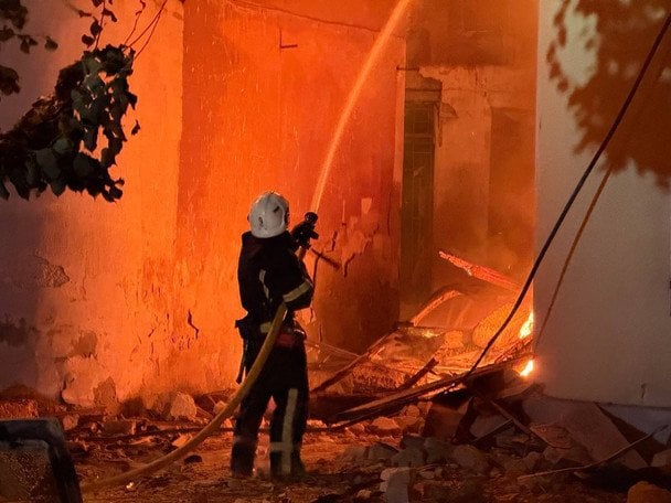 На Львівщині чоловік підпалив квартиру дружини, аби "помиритися": чим усе закінчилось