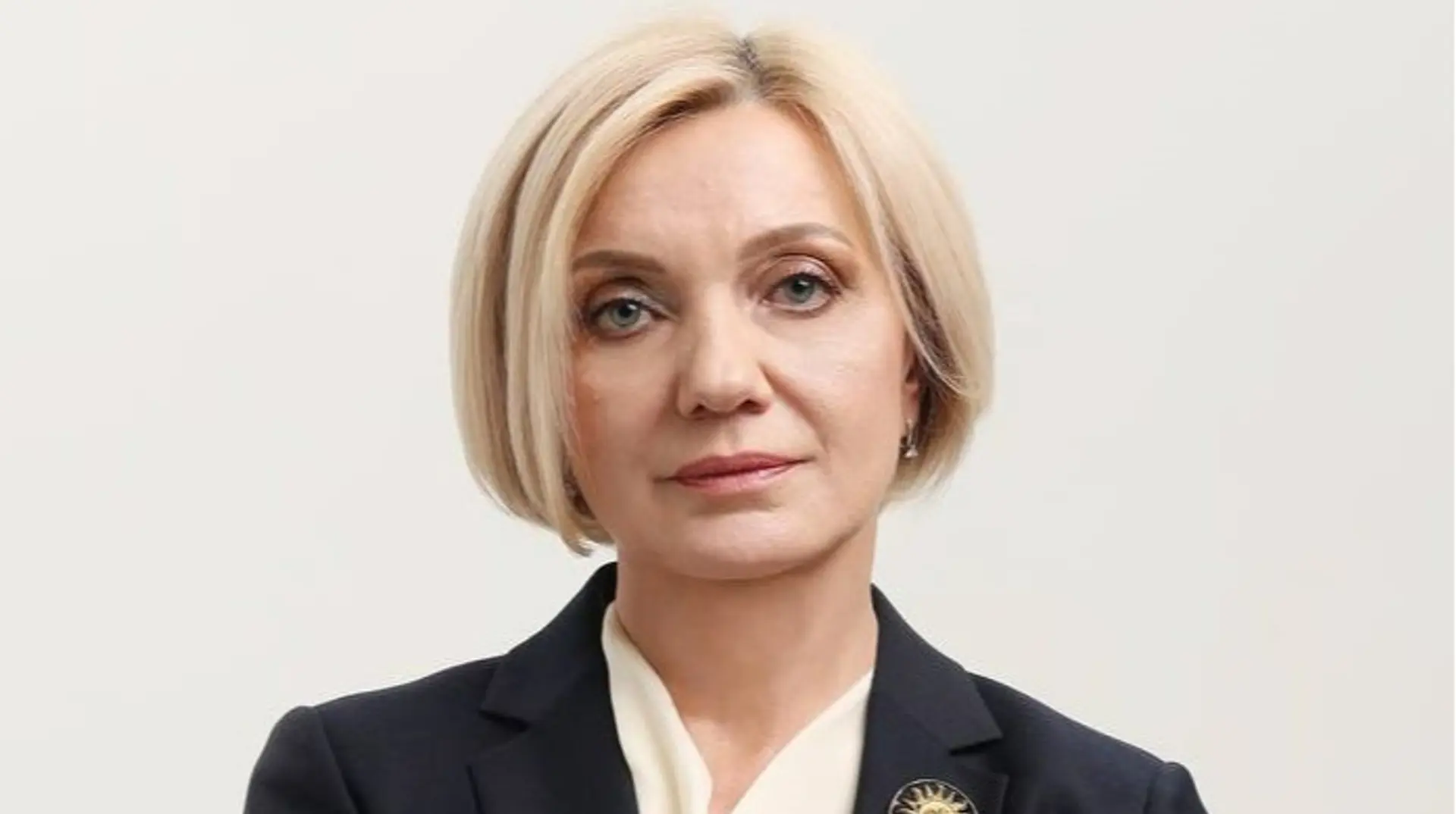 Омбудсменка: Нам треба вже готуватися до скасування особливого статусу російської мови в Конституції