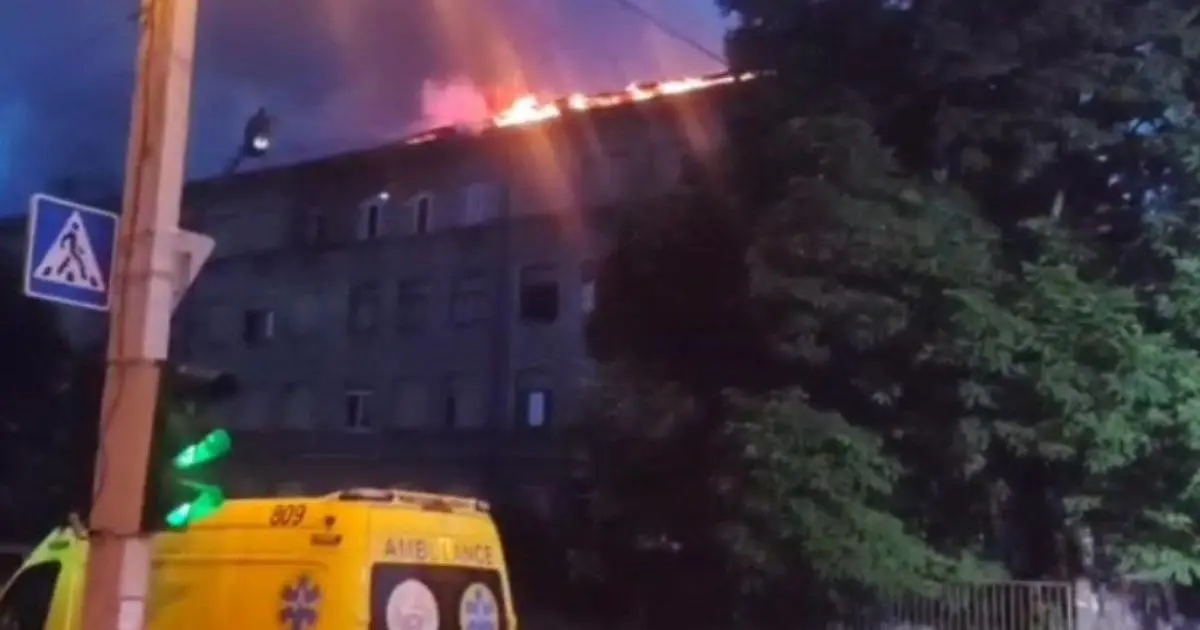 У Харкові горить один із військкоматів