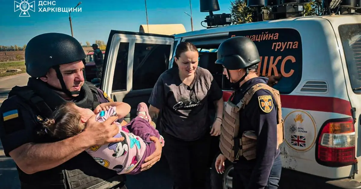 Рятувальники вивезли з прифронтової зони на Харківщині дитину та дорослих