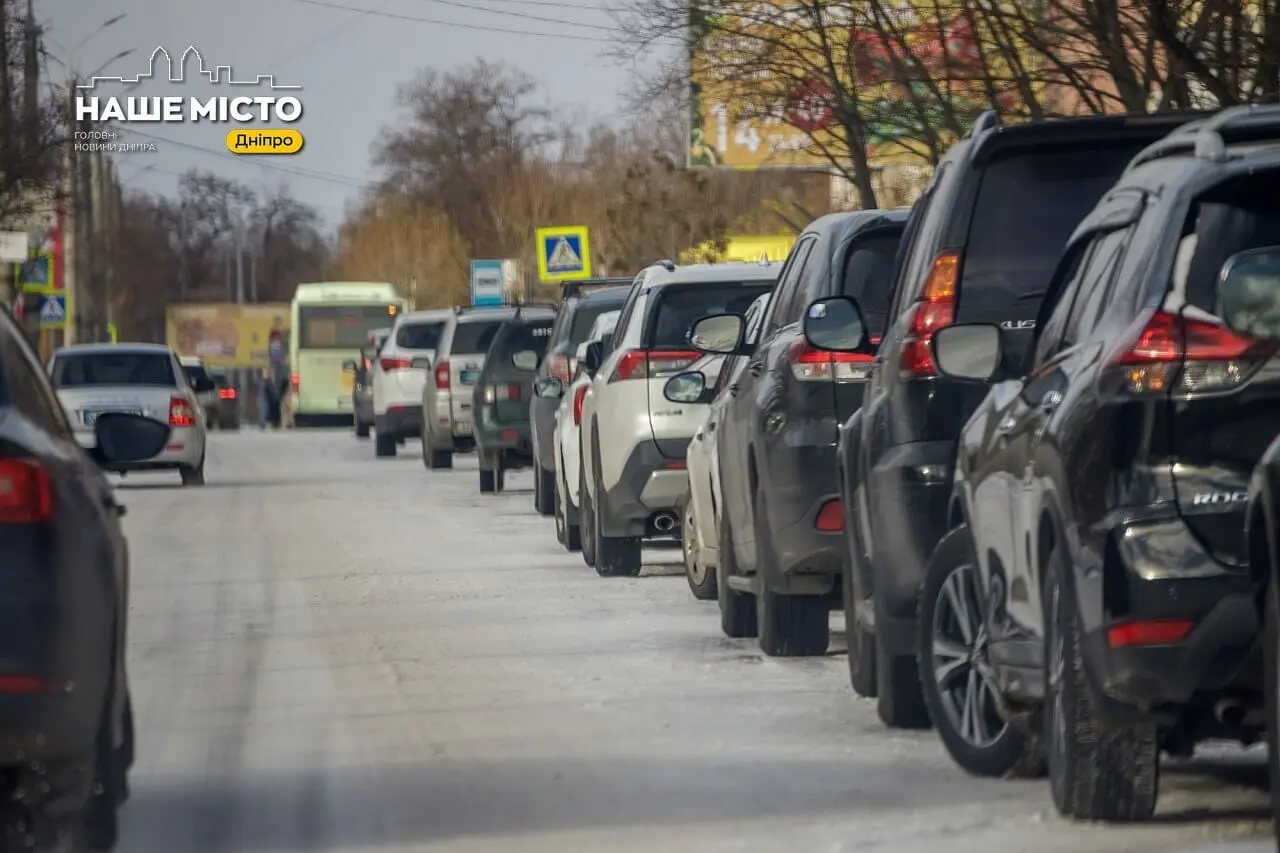 У Дніпрі вісім платних парковок передадуть під контроль міста: адреси